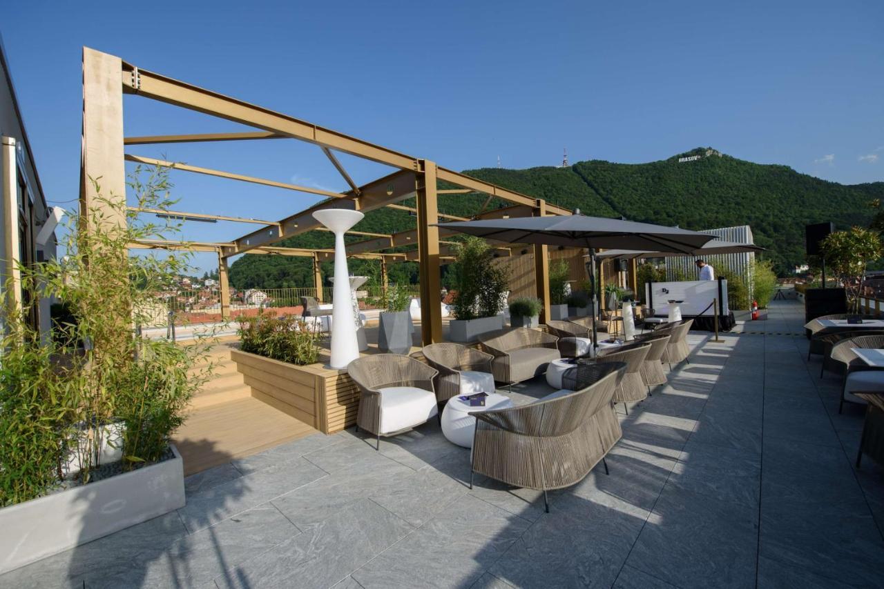 Radisson Blu Aurum Hotel, Braşov Dış mekan fotoğraf The Sky Bar