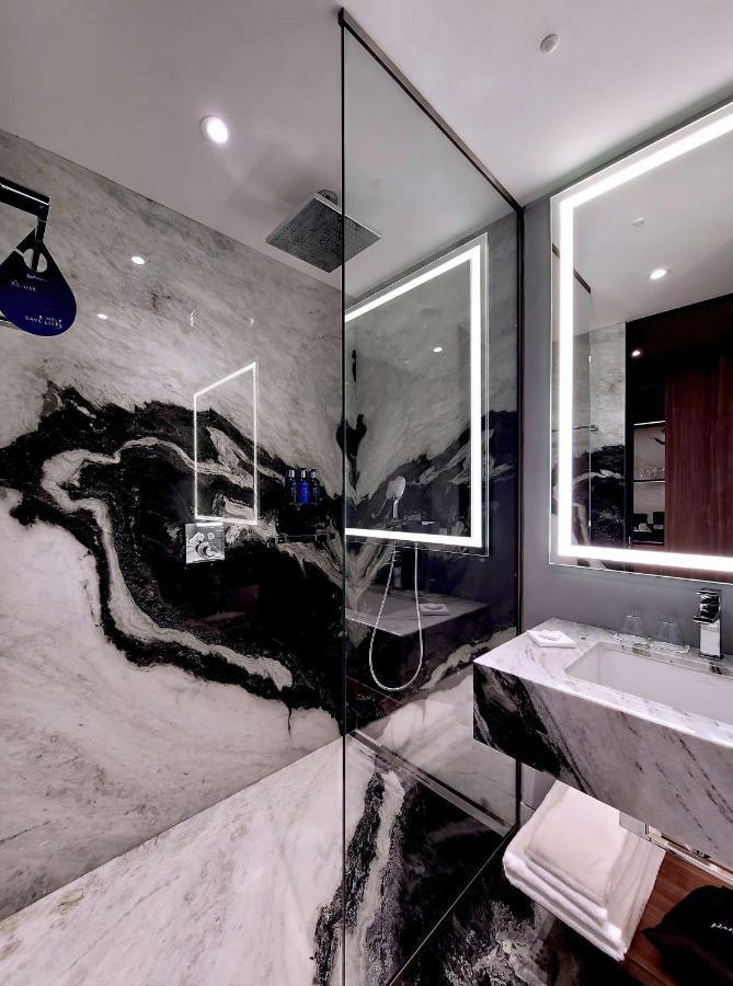 Radisson Blu Aurum Hotel, Braşov Dış mekan fotoğraf Bathroom